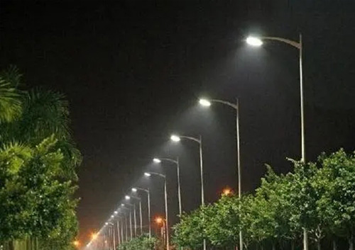 Solar street light manufacturers: what is the price of street lights?